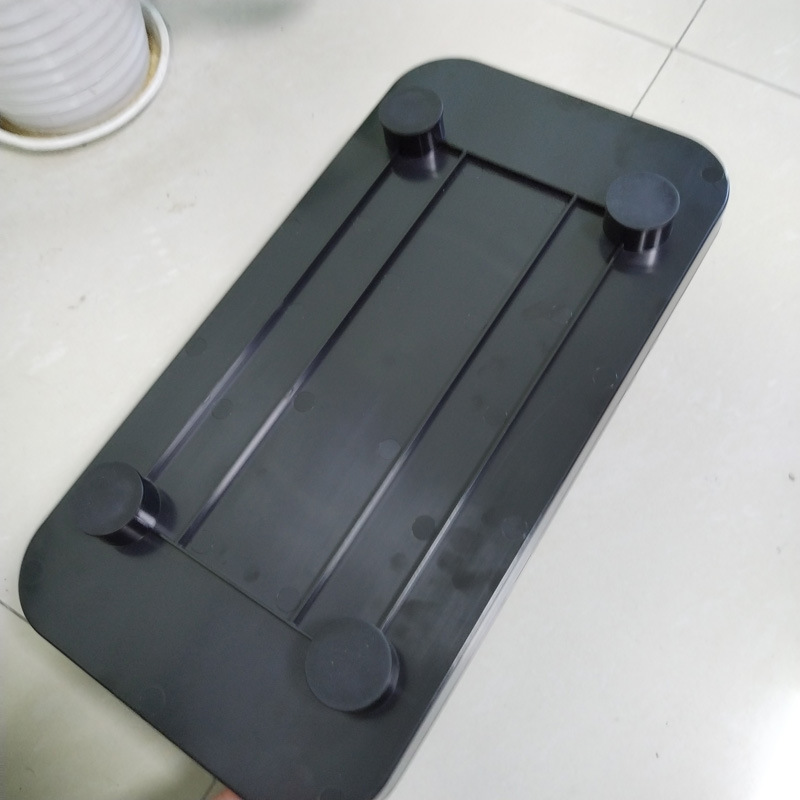 Nó là một cái bát thú cưng mới được sắp xếp và có quy định cao với một cái bát ăn chậm.