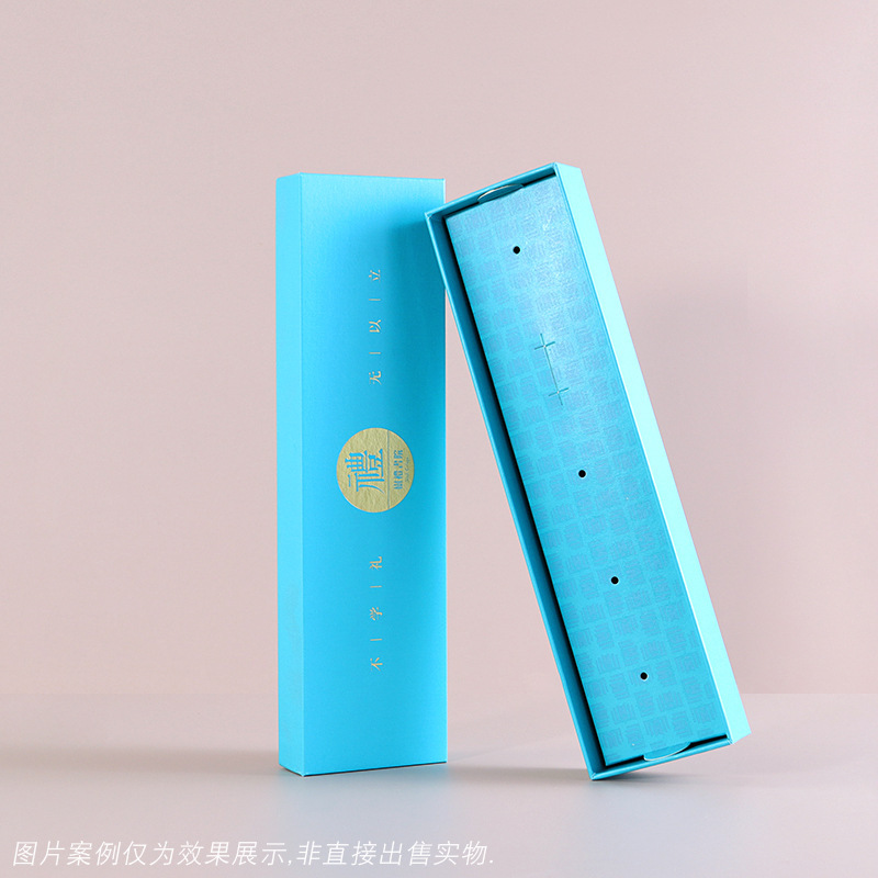 Một nhà máy có phong tục bán một hộp nữ trang và một hộp với vòng cổ cảm giác cao cấp.