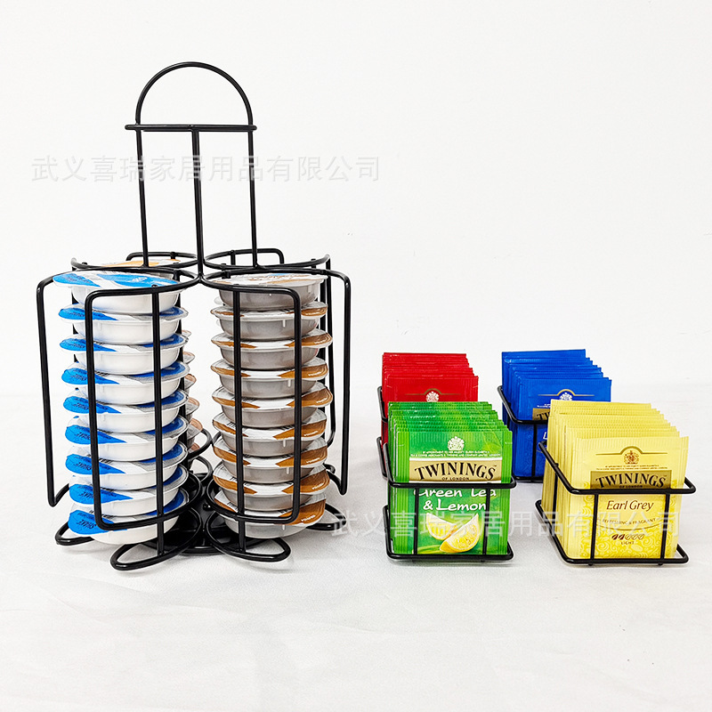 Sherry, túi trà hai tầng cho thấy một hộp cà phê Tassimo với một cái kệ xoay.