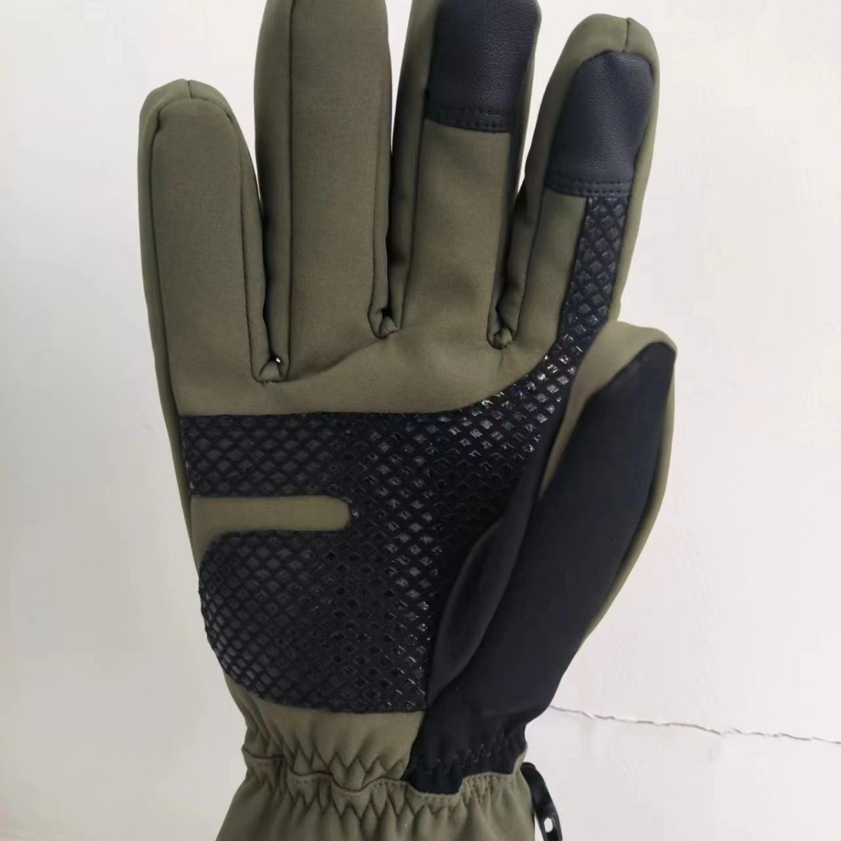 Ski gloves, two fingers for both men and women.