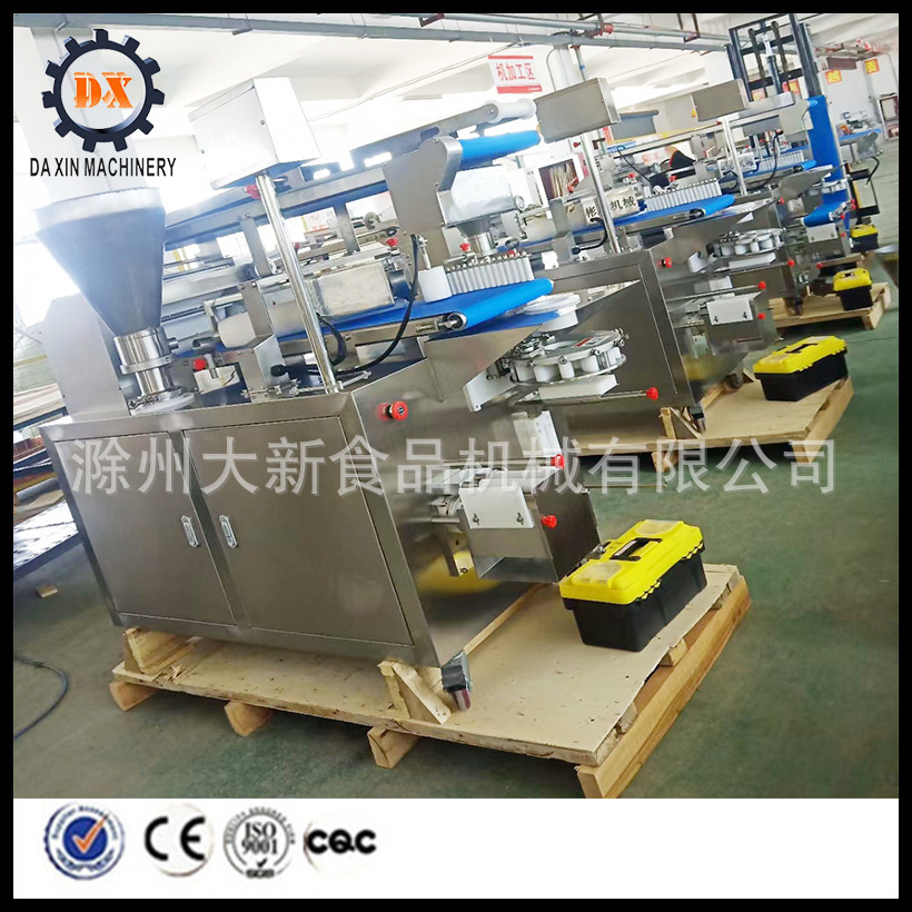 Cái máy chiên này dùng để đổ đầy súp.