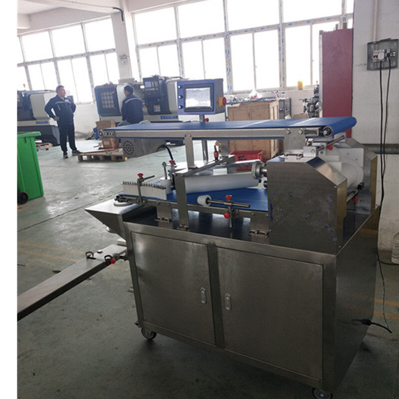 Xe trượt tuyết chạy nhanh, thương mại và ăn tôm.