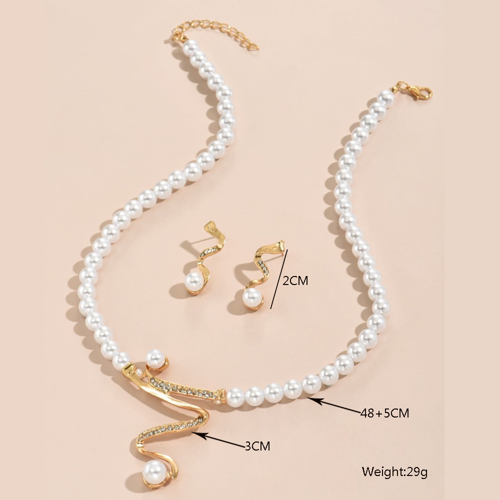 Foreign trade pearl necklace-laying bride's jewels, two sets of personal emulation pearls in an earring.