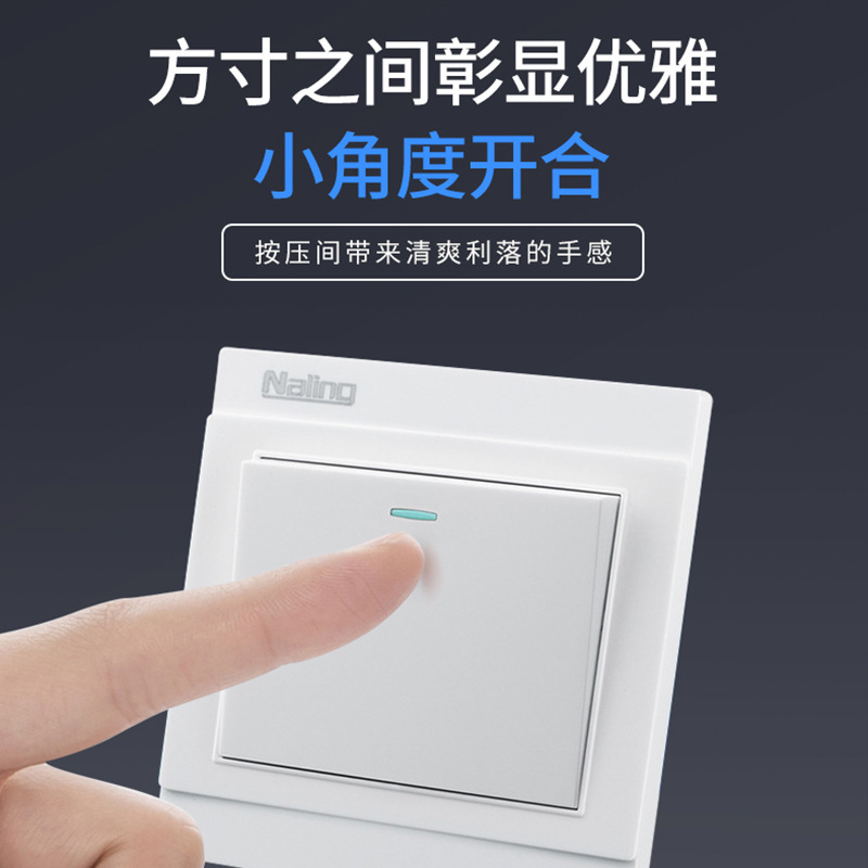 Nhà thương mại nước ngoài 130R với công tắc tường, nhà bếp chứa nhiều lỗ.