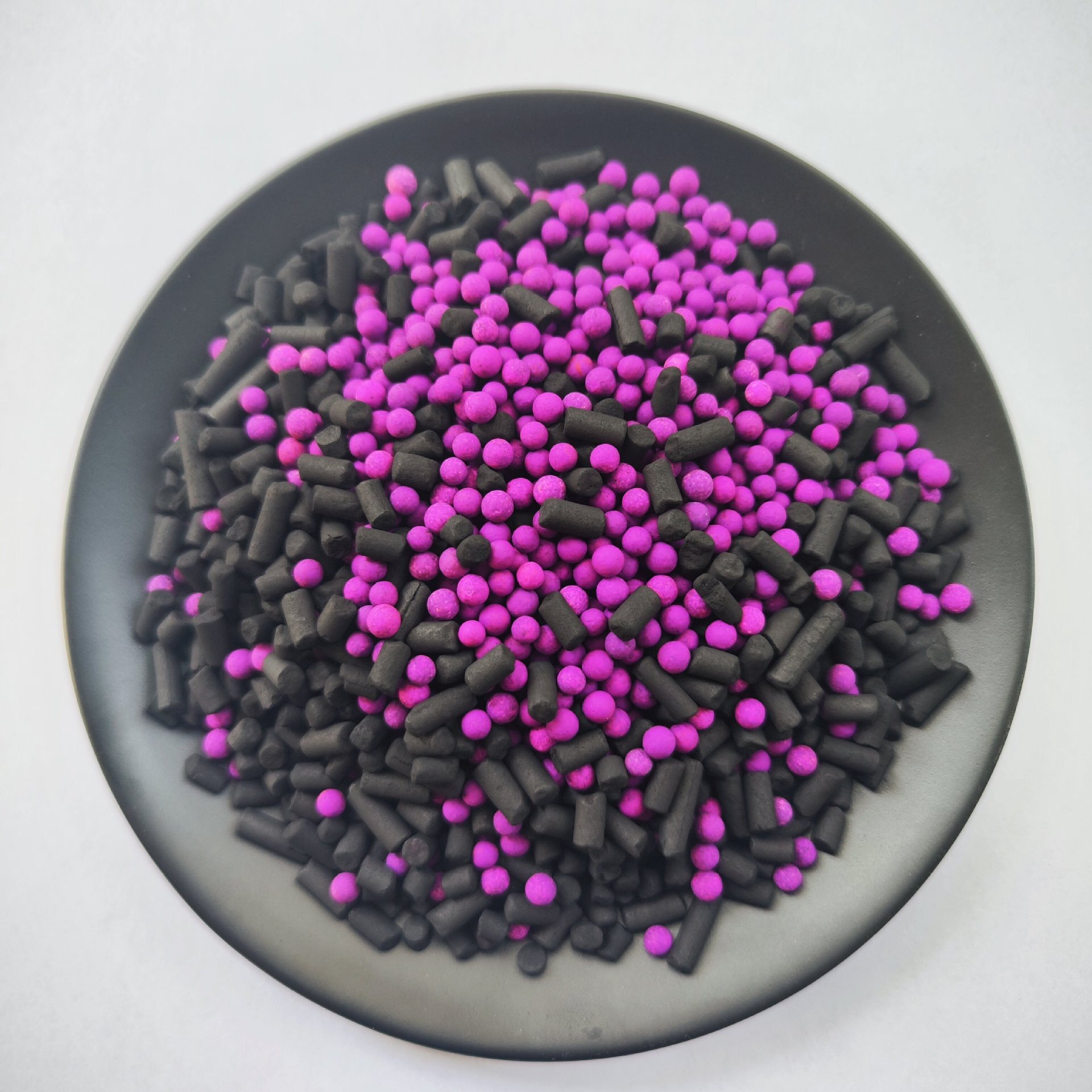 Accumulation material for activated carbon, stenching of municipal waste stations, stenching of residual waste.
