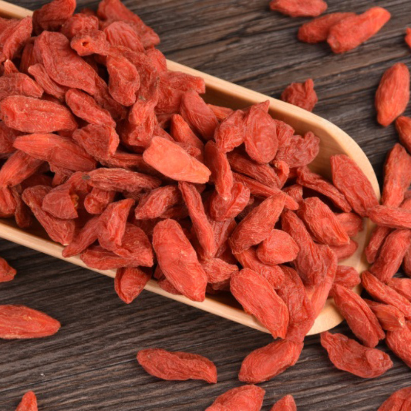 The plant sells 250 g cans of large grains of fruit in the direct market.