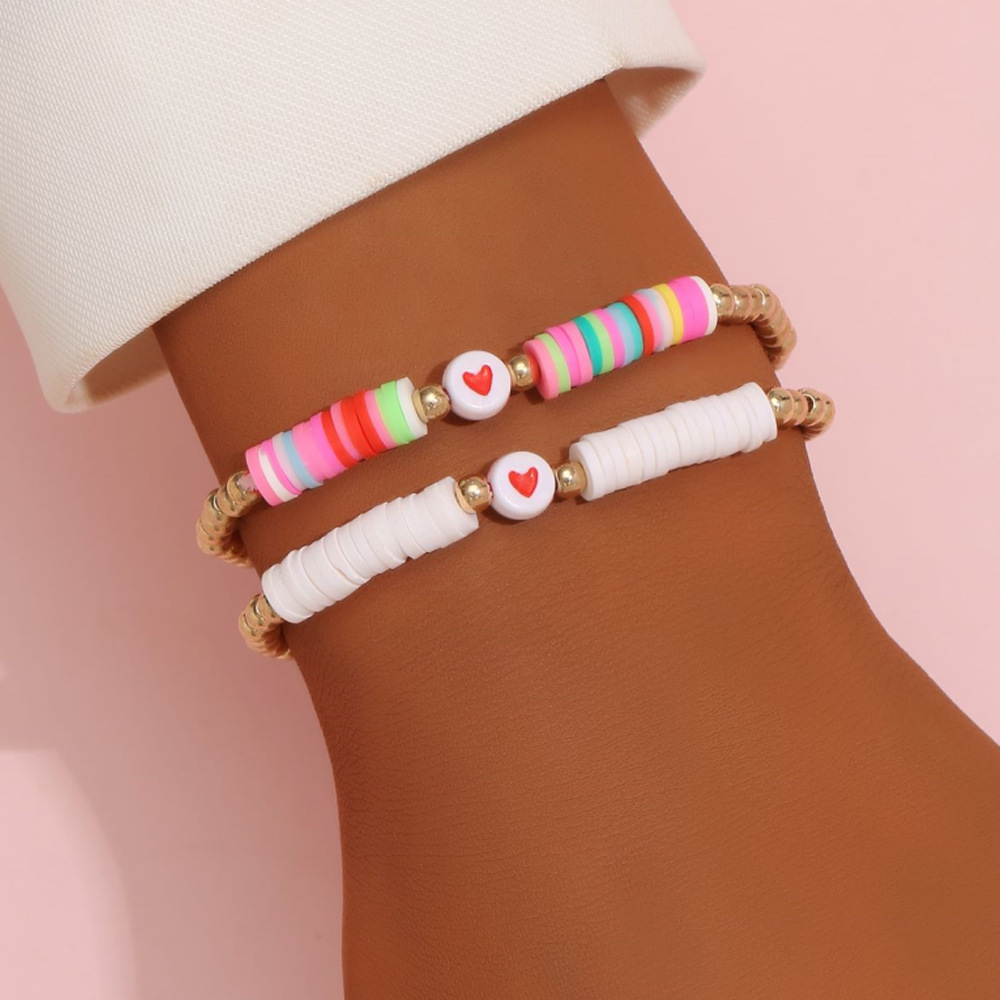 The new 2021 exaggerated face-drilling arm bracelets, personal fashion mixed with the crib string of soft love bracelets.