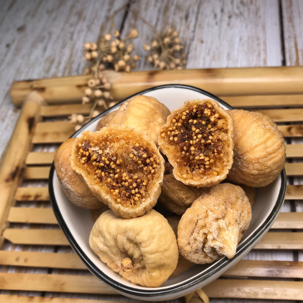 Turkey's Dried Frozen Fruits and Sugar Packs naturally hangs out for the rest of their lives, and makes them directly for sale.