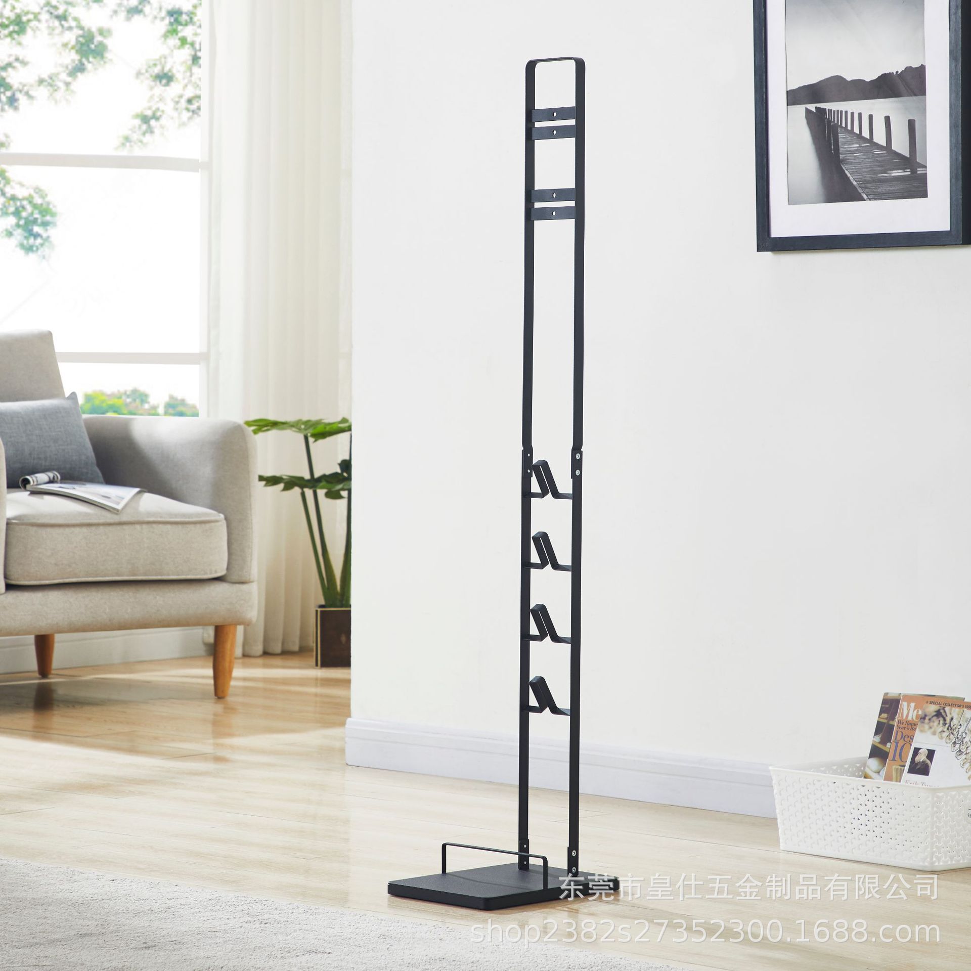 Dyson Dyson làm máy hút bụi V7V8V910 trên kệ không có lỗ hổng.