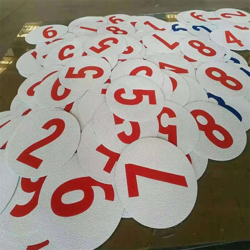 Road signs with 100-metre signposts for road traffic safety distance signposts for reflective and smoothing resistance
