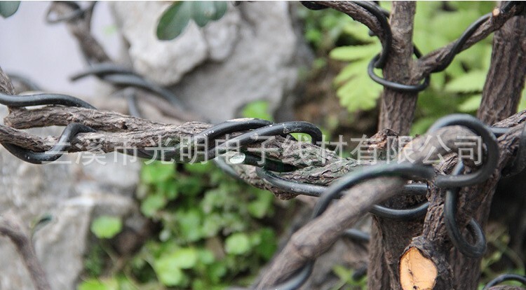 Các đường bạch kim, các đường nhôm mềm tạo ra từ vườn.