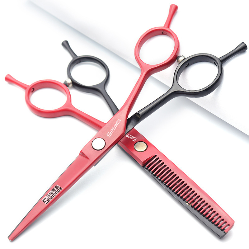 A hairdresser with a six-inch hairdresser set and a thin tooth cutter.