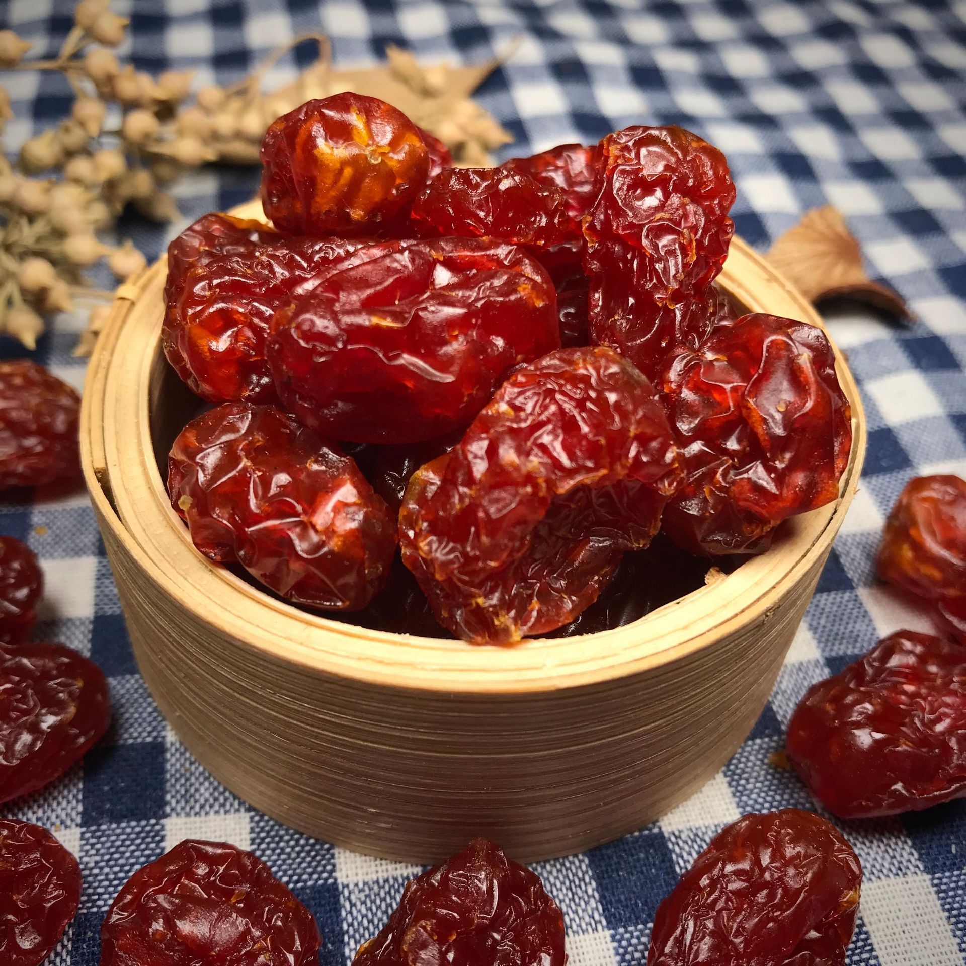 Hoa quả St. Mary, và bánh trái cây và bánh snack.