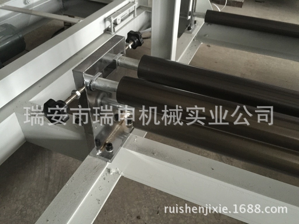 [Rishon Machine] Translating side recorder, transcribing machine, regulator, regulator.