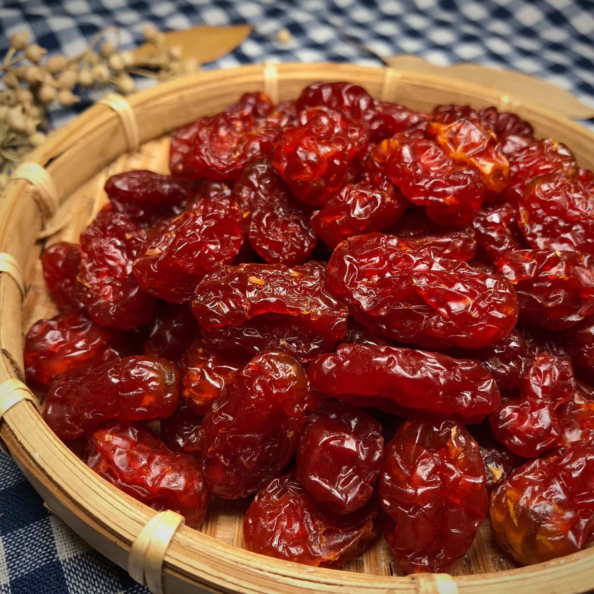 Hoa quả St. Mary, và bánh trái cây và bánh snack.