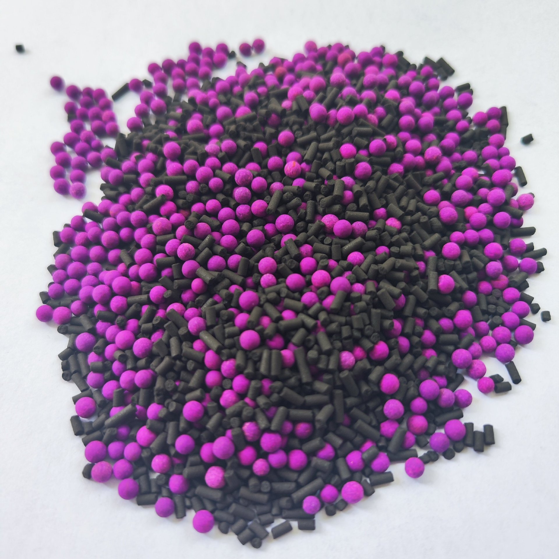 Accumulation material for activated carbon, stenching of municipal waste stations, stenching of residual waste.