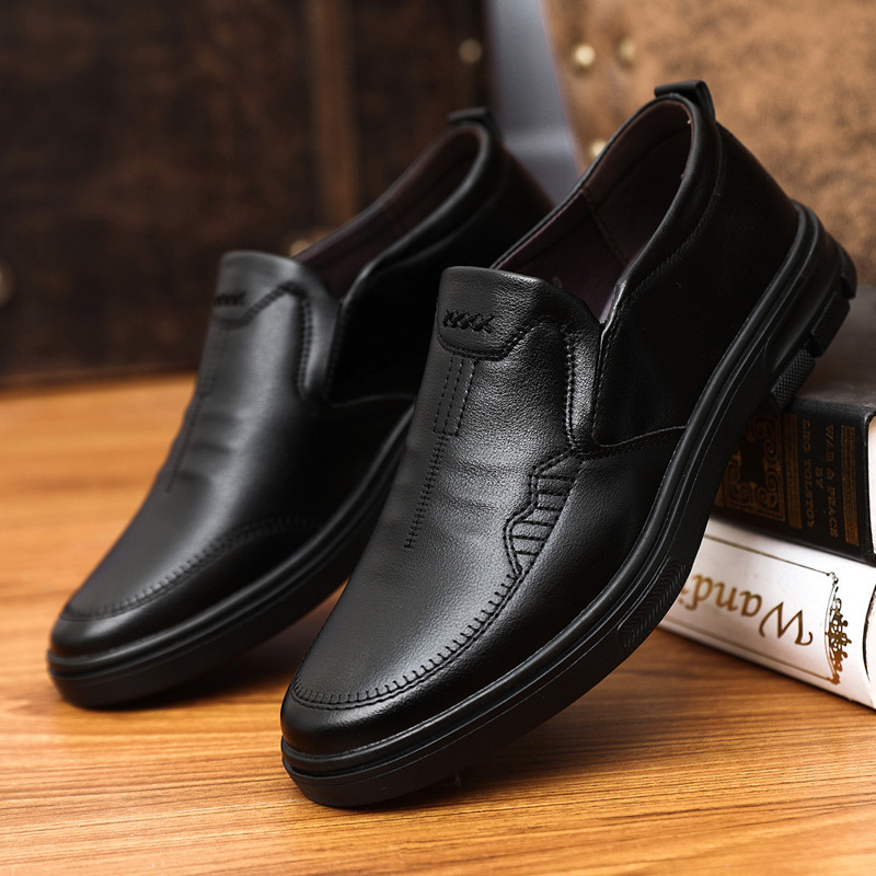 2024 New Men's Recreational Shoe and Cows with Comfortable Airpants Shores.