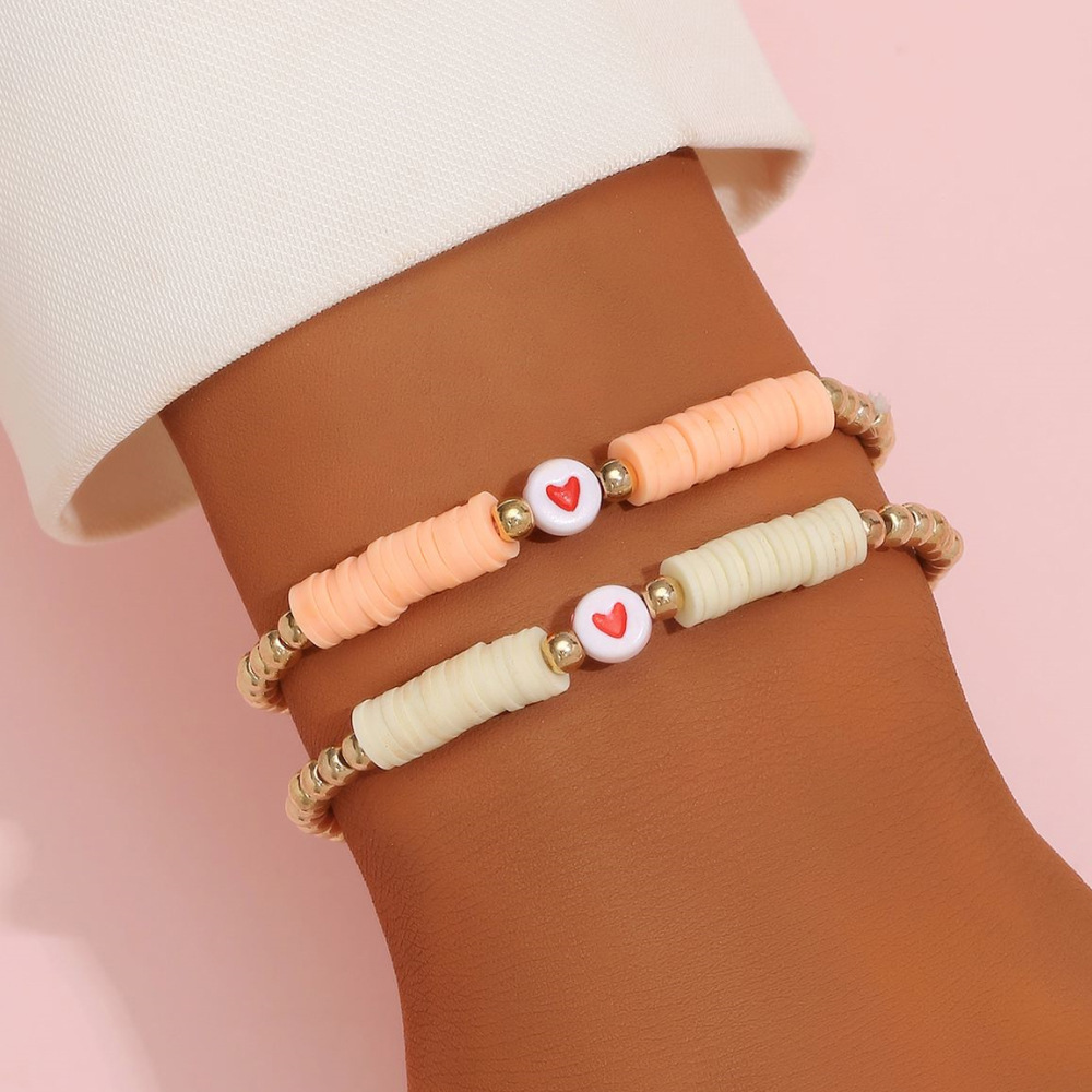 The new 2021 exaggerated face-drilling arm bracelets, personal fashion mixed with the crib string of soft love bracelets.