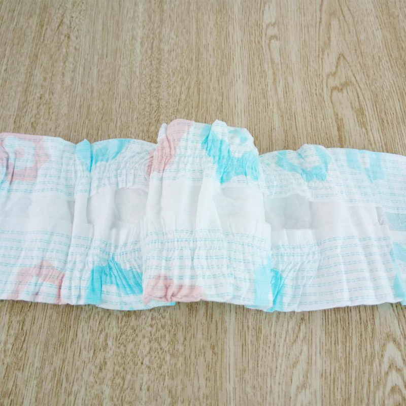 Lớp tã giấy siêu dày của cô bé Situ bị ướt trong lõi.