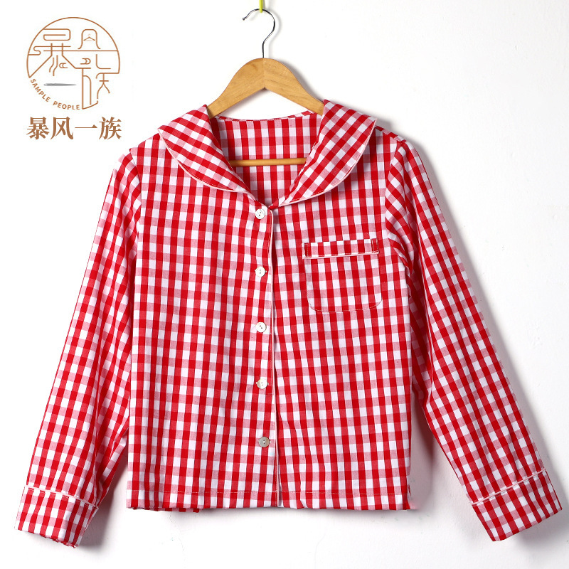 Những cô gái tâm thần, đỏ và đỏ, áo bông dài, áo thun và áo pyjama để thiết kế tùy chỉnh.