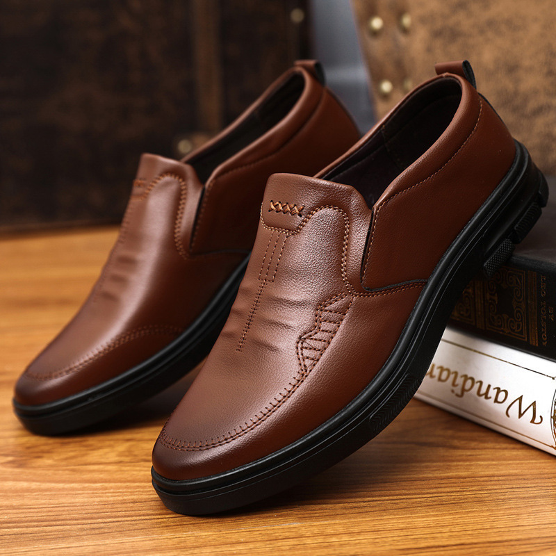 2024 New Men's Recreational Shoe and Cows with Comfortable Airpants Shores.