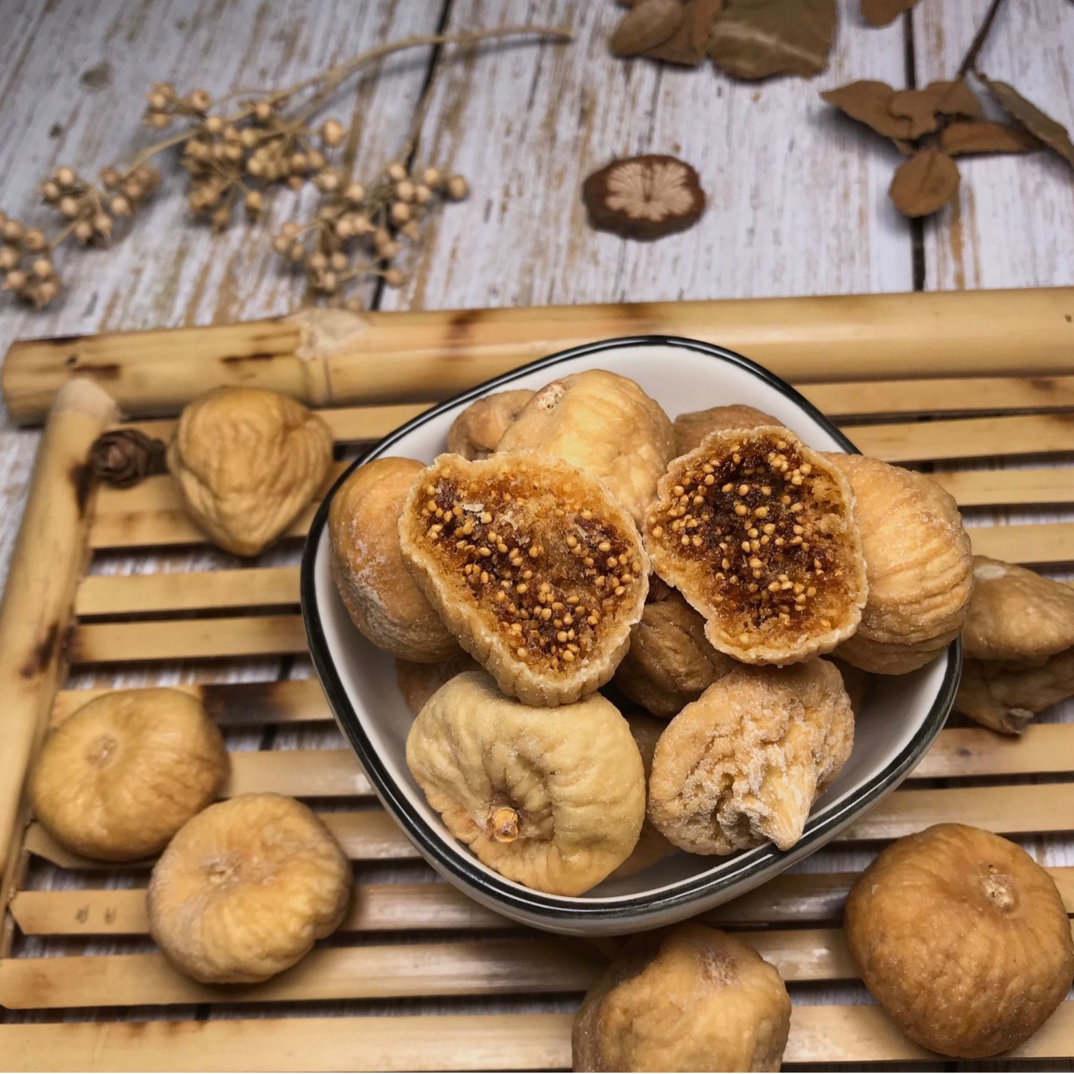 Turkey's Dried Frozen Fruits and Sugar Packs naturally hangs out for the rest of their lives, and makes them directly for sale.