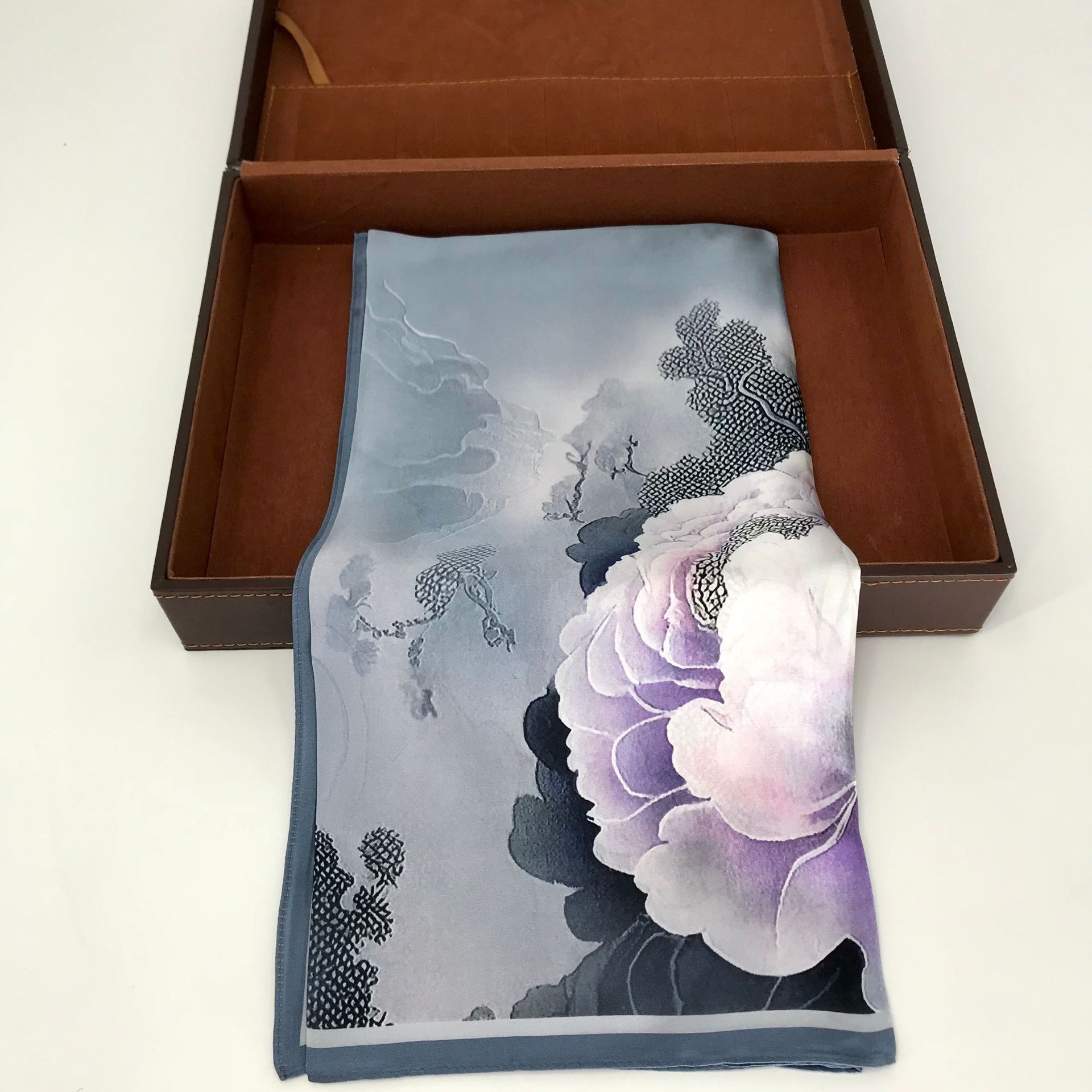 Khăn lụa Trung Quốc, lụa salin ở Hàng Châu.