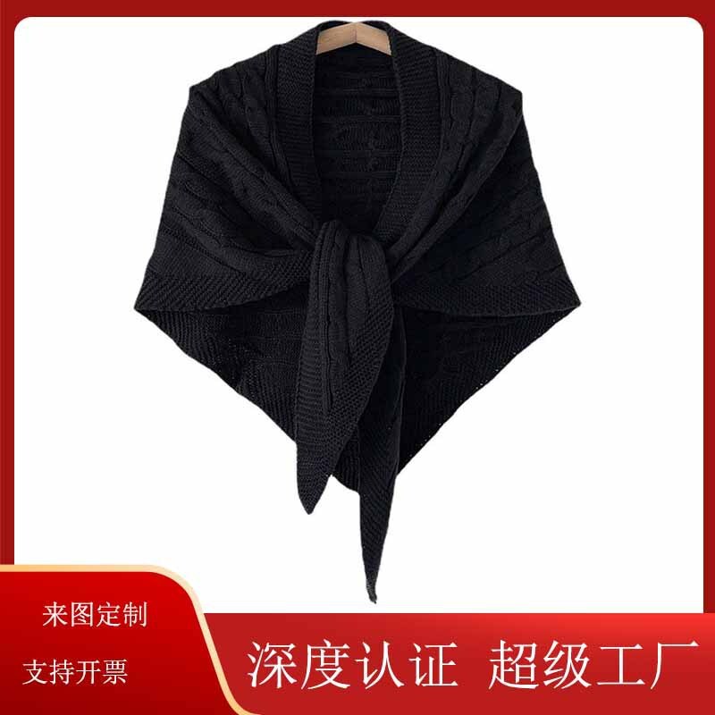 Nhà máy thay đổi một sợi tóc đa mục đích mới với một trăm khăn choàng để giữ cho tam giác đan được ấm.