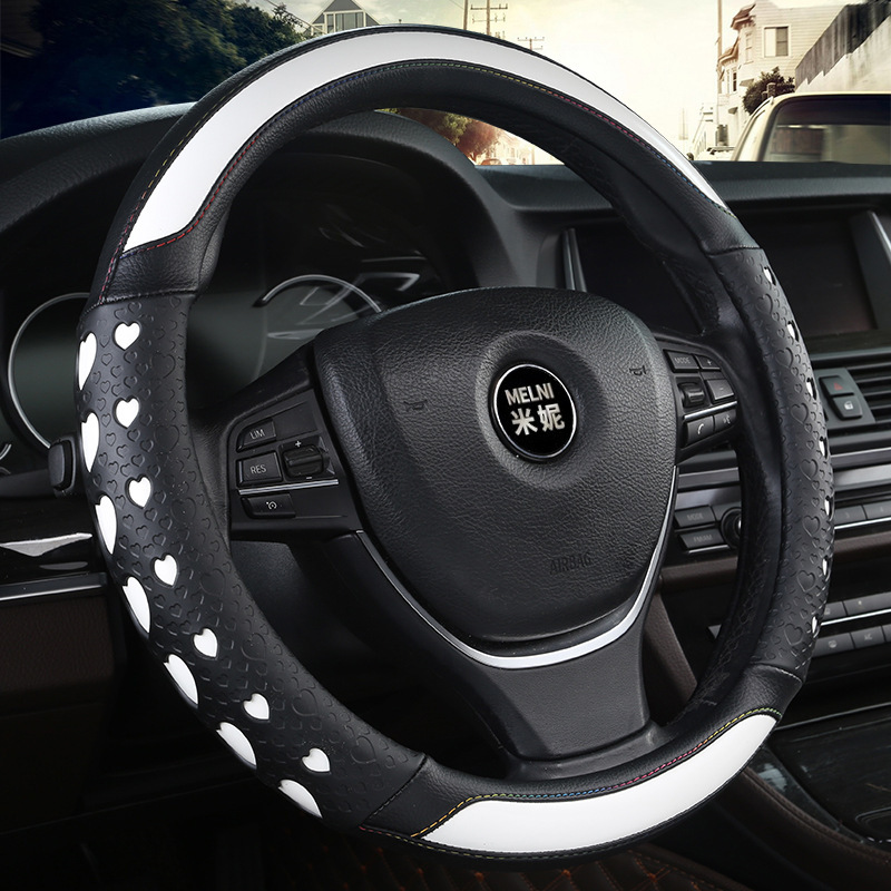 A new car is used to set up a car-mounted massaging car steering wheel with a classic car-mounted decorator.