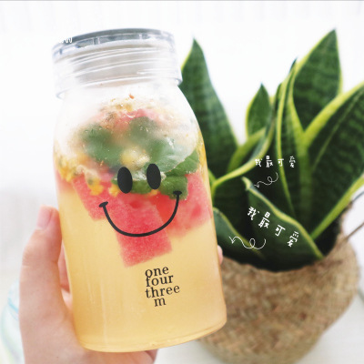 The factory distributes a small, new, large-capacity water cup in which both male and female students carry a simple personal glass.