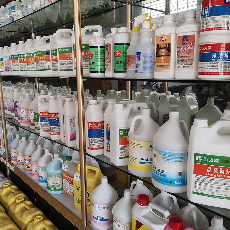 Dầu gội tắm tắm chung, bồn chứa dịch bồn tắm, nước rửa 20L ở khách sạn khách sạn.