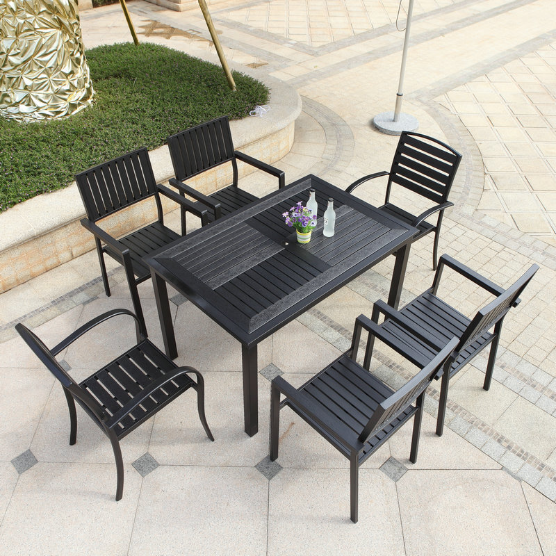 Designed by the Foreign Minister's round-table and chair factory at the Outdoor Table and Chair Milk and Tea Shop.