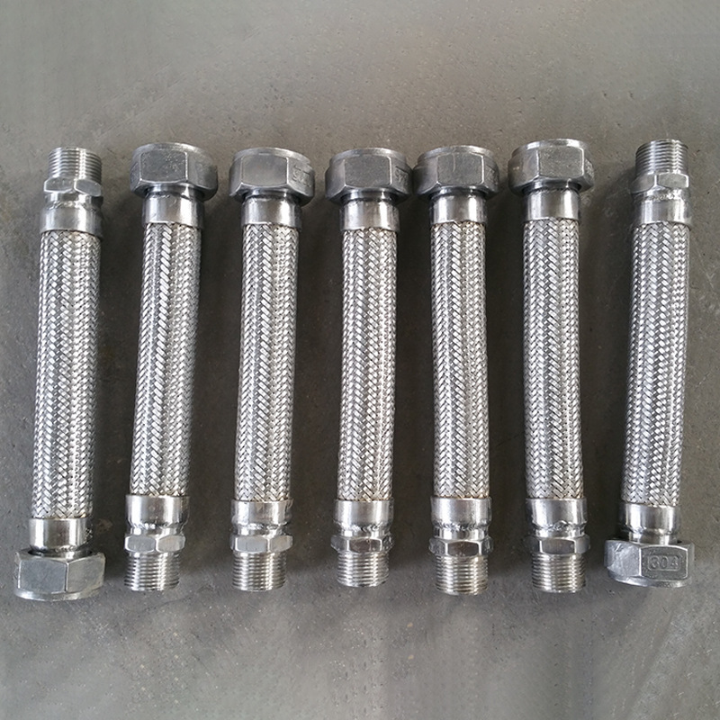 Supplying an outer screw and a screw-up metal hose soft connection 304 stainless steel liner.