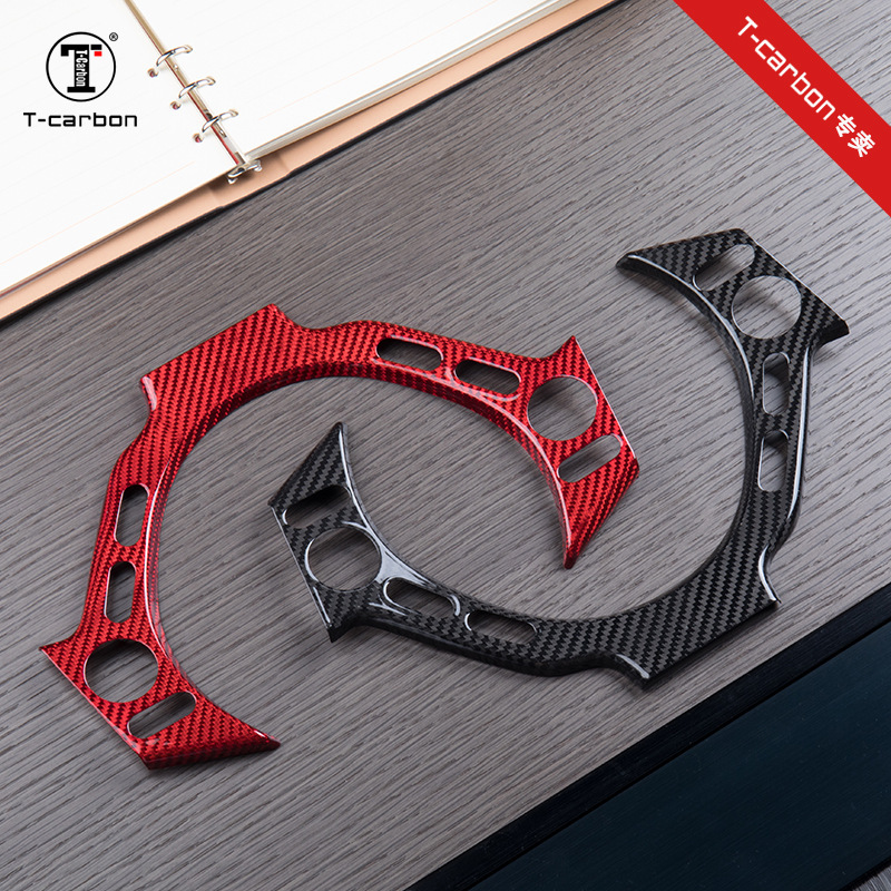 T-carbon applies a modulation decorated in Japanese GTR steering wheel.