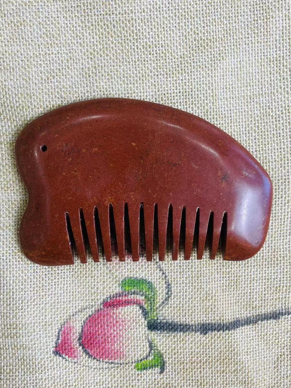 The big Jung-hyun has 11-tooth combs.