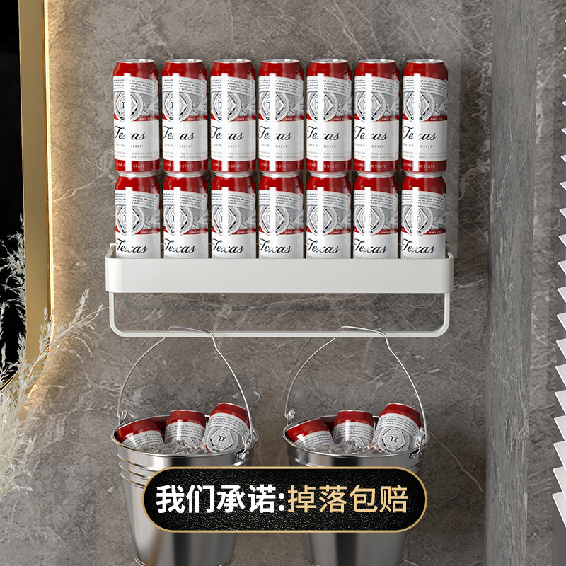 Thiết lập phòng tắm được tùy chỉnh thành một chiếc khăn tắm nhôm trắng và một nhà vệ sinh không có lỗ hổng.