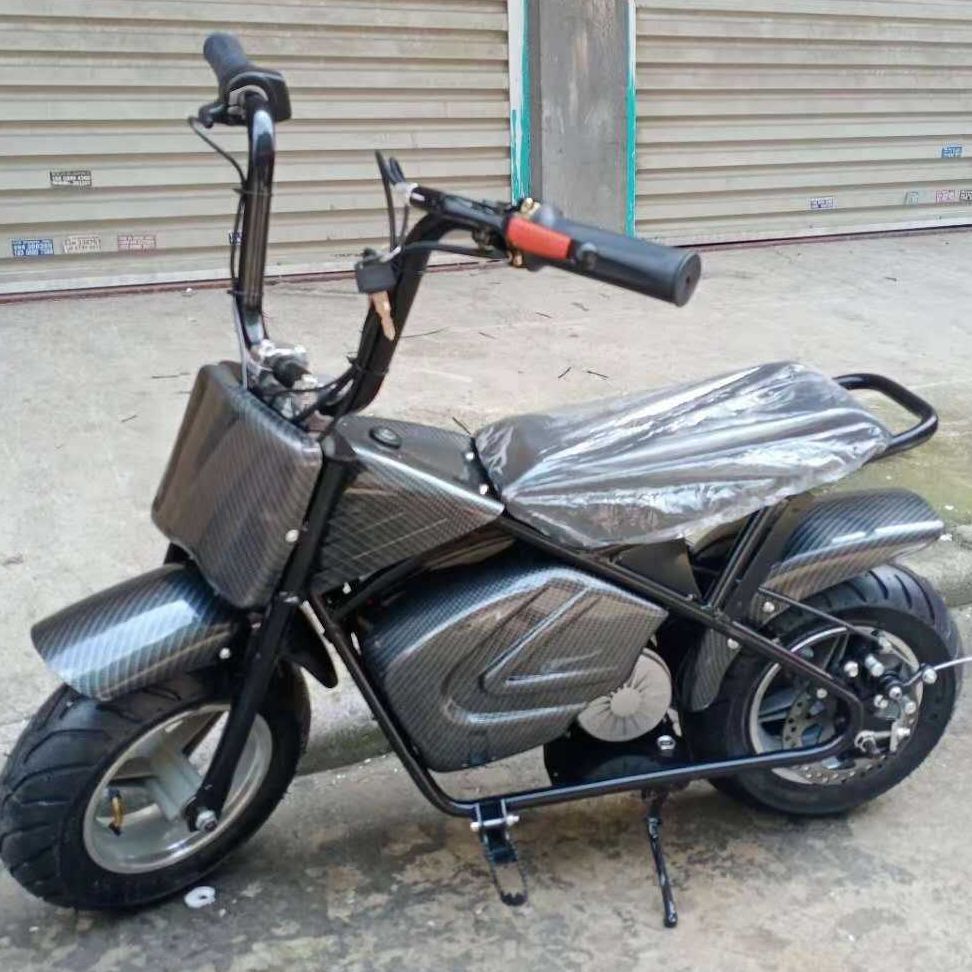 A children ' s electric car, a lithium battery toy car, a 36V scooter.