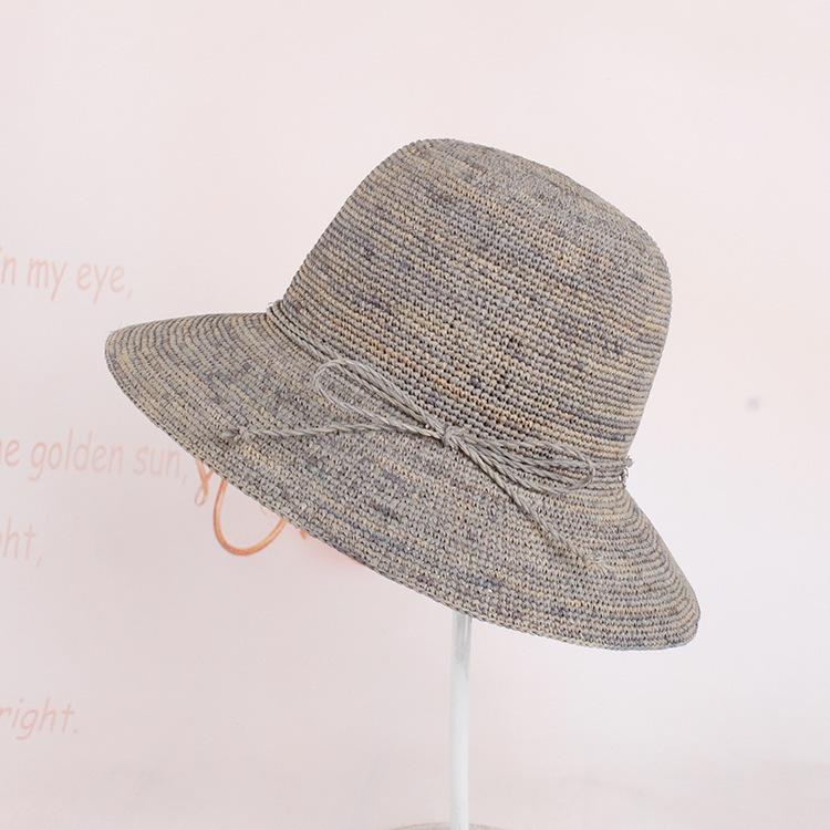 The Straw Hat Girl's Summer Hand with the Laffith Hat, the 8CM female sunshade, can fold the hat.