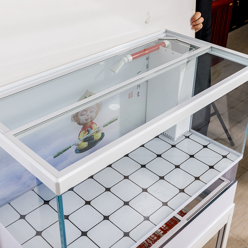The whole whole fish tank sees the medium-sized domestic goldfish tank, the bulk of the glass tank's distribution.