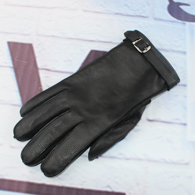 The manufacturer's wholesale man's winter deer-skin warm gloves rides with velvet-proof gloves.