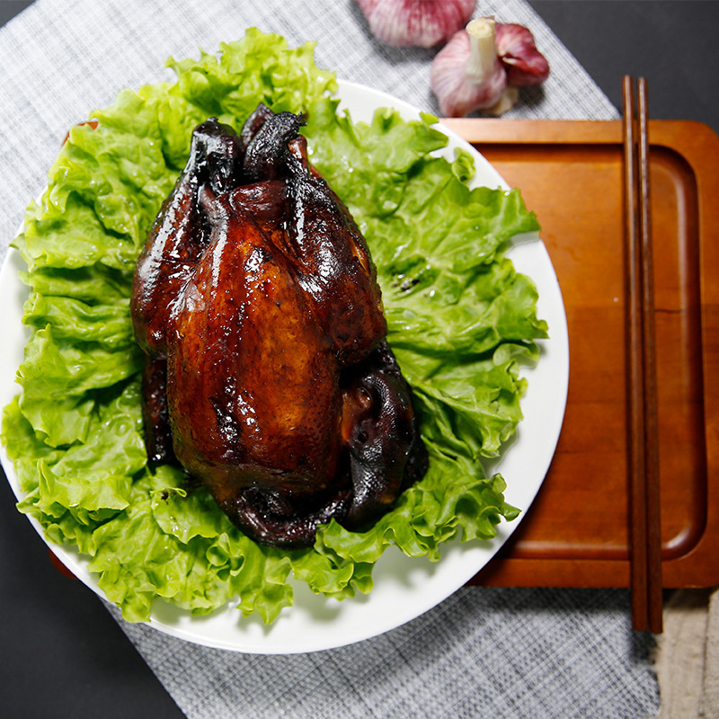 Gà với món ăn là 550g trong nước sốt gà bị rách.