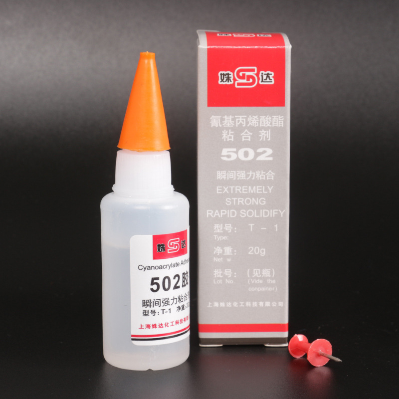 A 3-second liquid box of 502 transient glue.