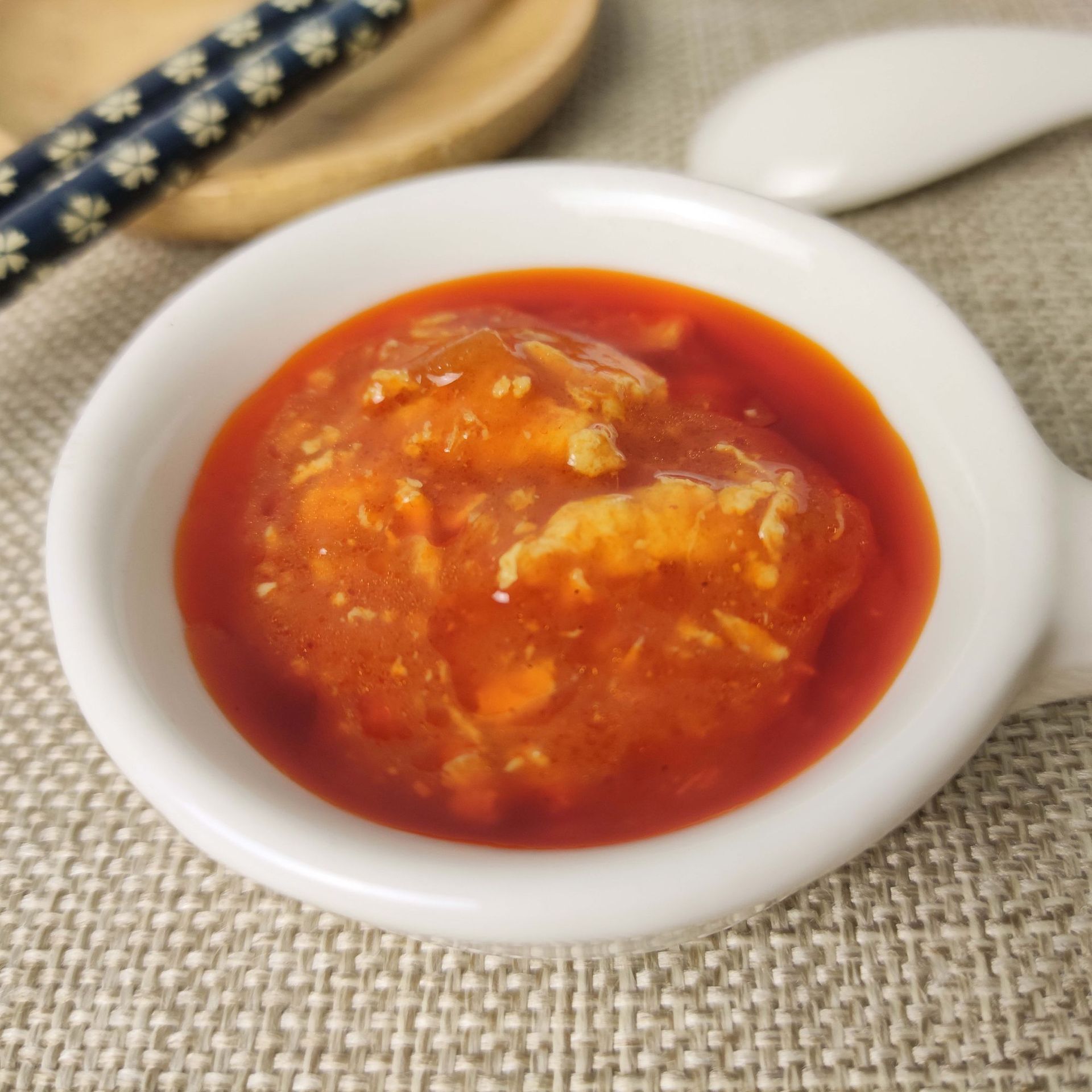 Trứng cà chua và mì, gạo và gạo.