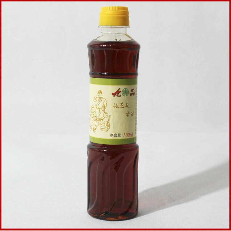 Chín lít dầu tương đương nhau, 500ml, tinh khiết dầu, bán trực tiếp.