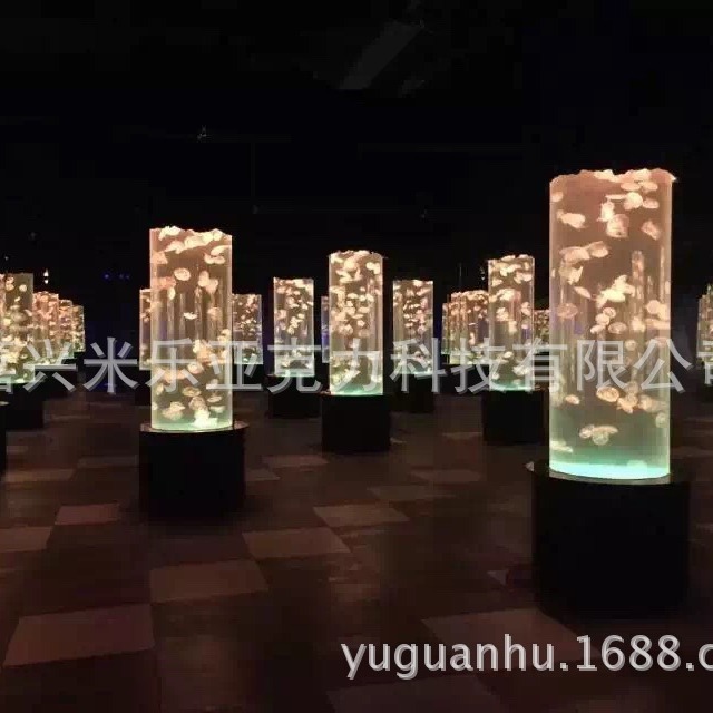 The factory sells the Aclik cylinders, the large fish tank aquarium, the marine eco-aquator.