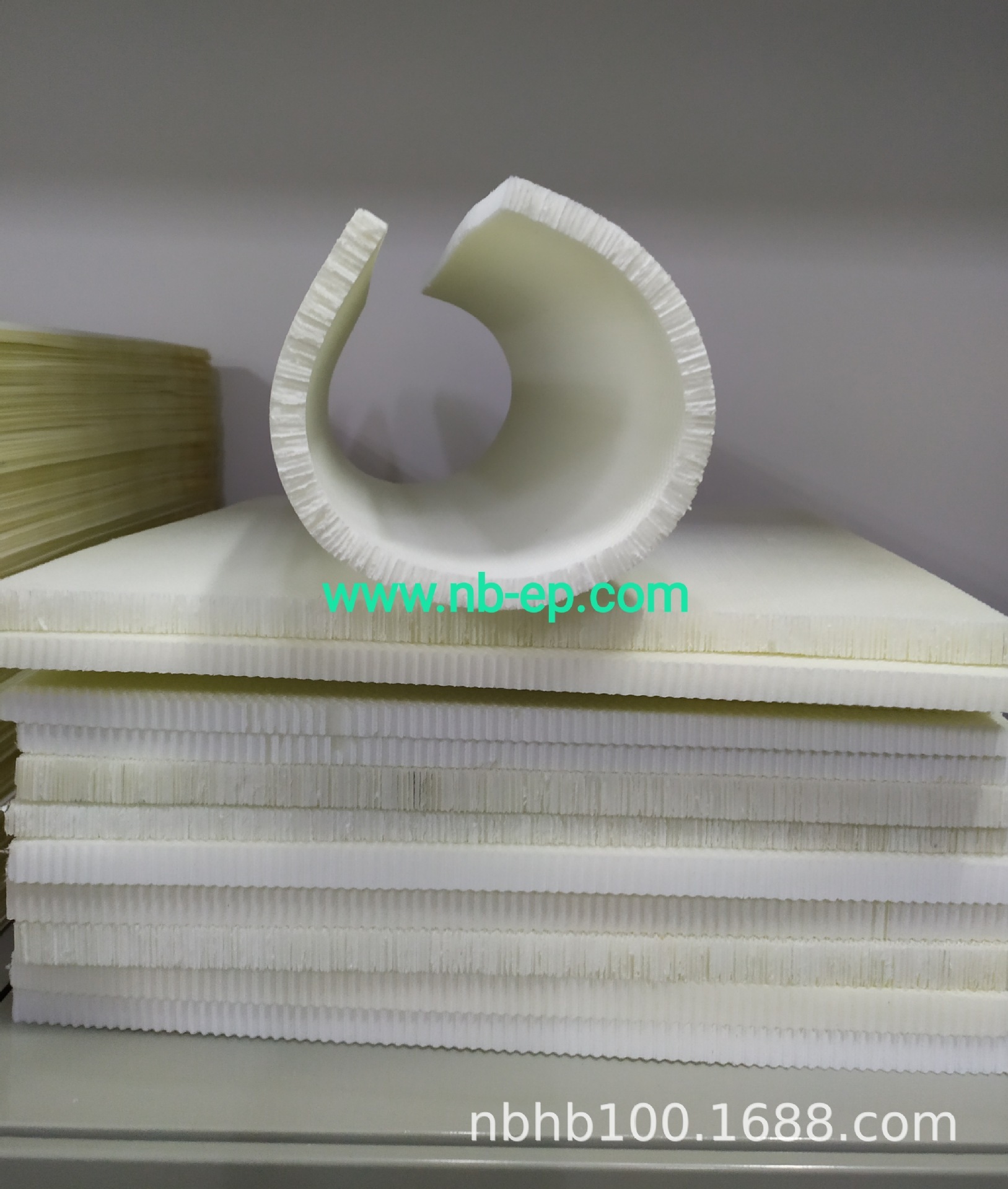 Silicon dioxide, aerogels, air purification filters, soft filters, fibreglass cell blocks.