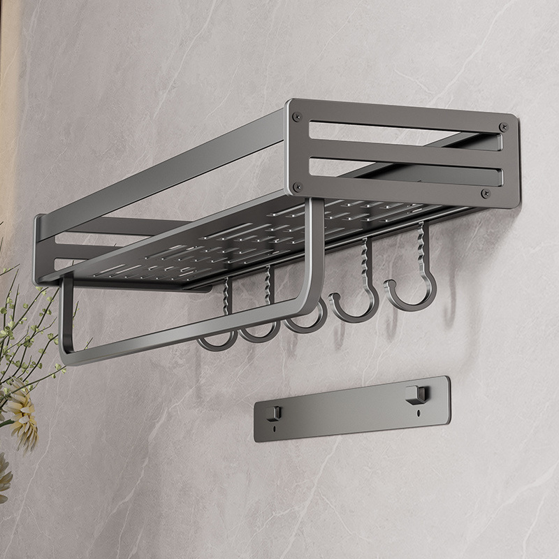 Viện nghiên cứu vũ trụ Aluminium có một kệ phòng tắm có tường bao phủ trên tường của một nhà vệ sinh đa mục đích.