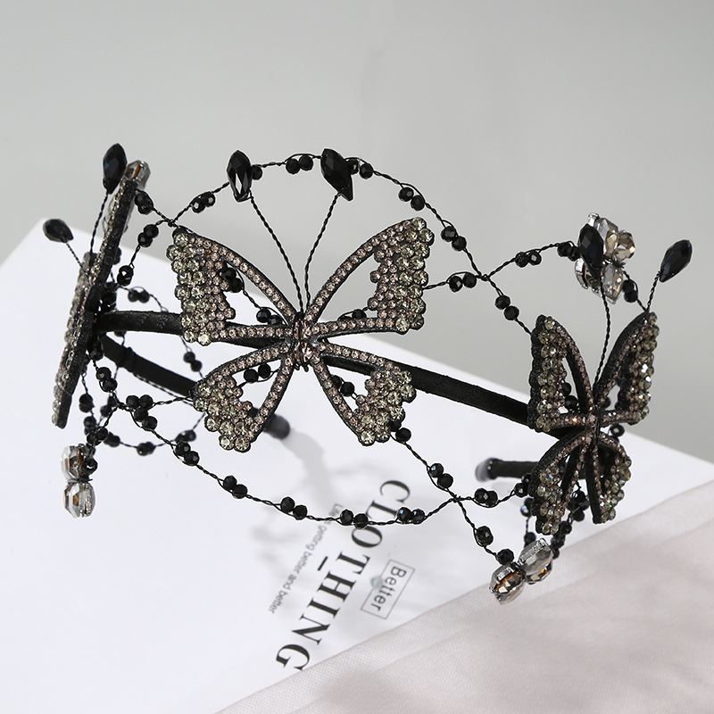 The Korean cross-border crystal butterflies with their finely drilled, hand-made webheads, high-profile bride hair.