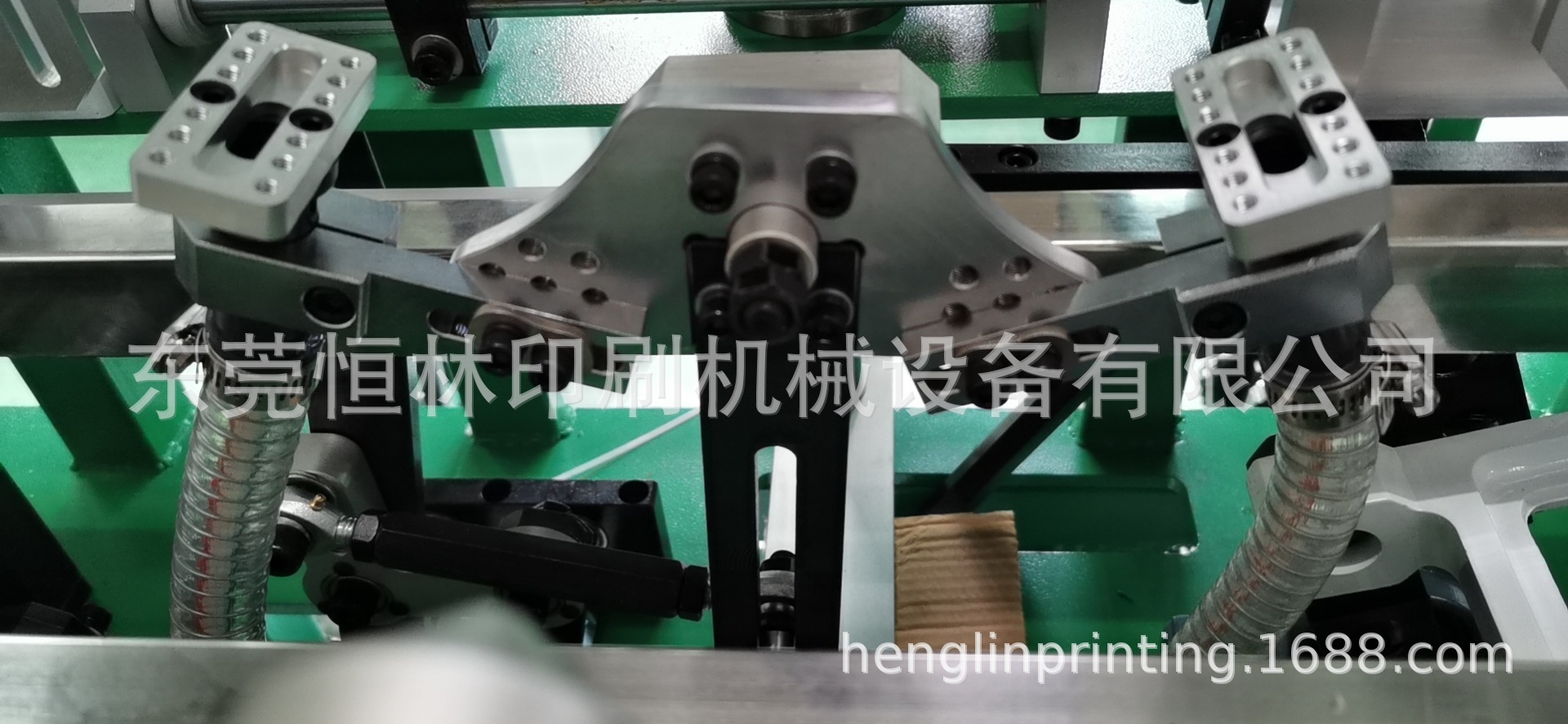 Full automatic silk-printer clamp, round-barrel, flat-barrel, square-barrel.