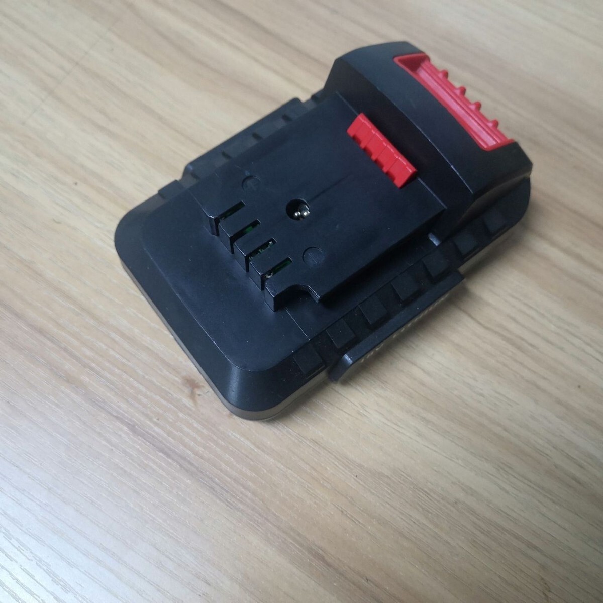 Lithium-assembled batteries with electric sprayer rubber gun fittings